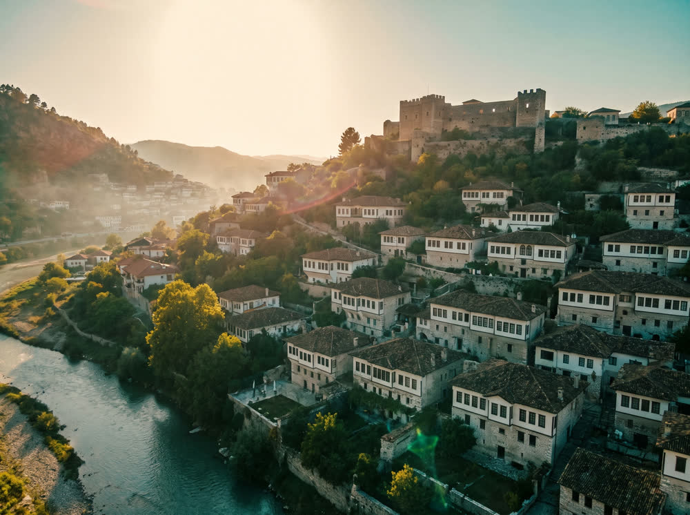 Berat, qyteti i një mijë dritareve